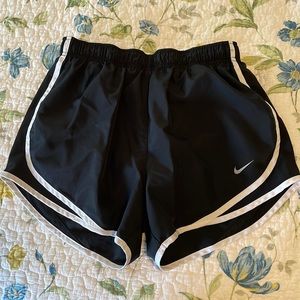 Black Nike Women’s tempo running shorts